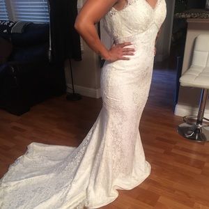 Exquisite Cream Lace And Silk Wedding Dress